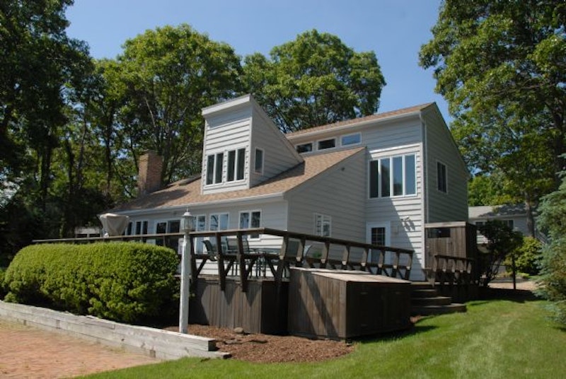 Gardiners Bay Waterfront Home Shelter Island, NY